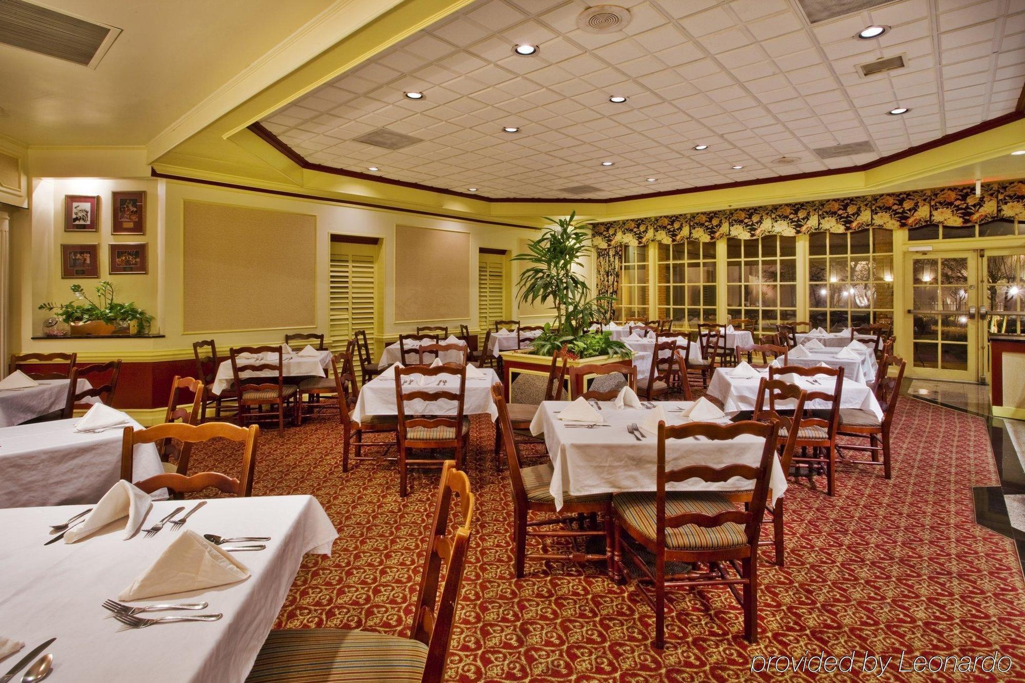 Ramada By Wyndham Gainesville Restaurant billede