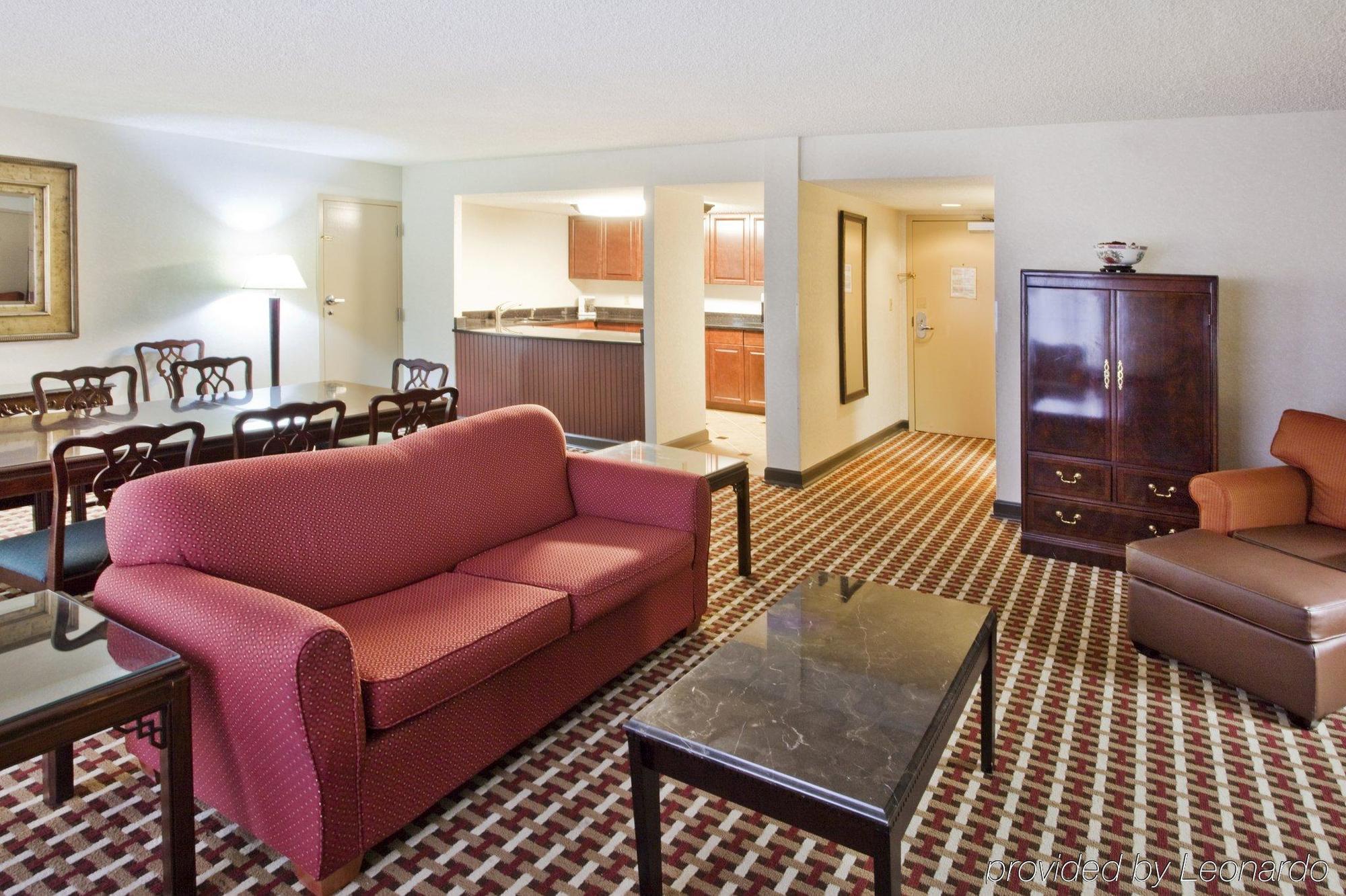 Ramada By Wyndham Gainesville Interiør billede