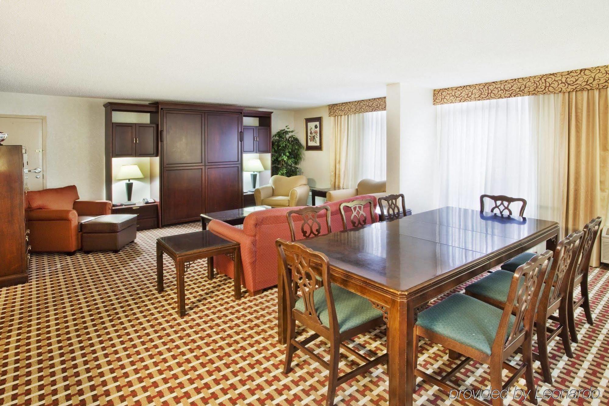 Ramada By Wyndham Gainesville Interiør billede