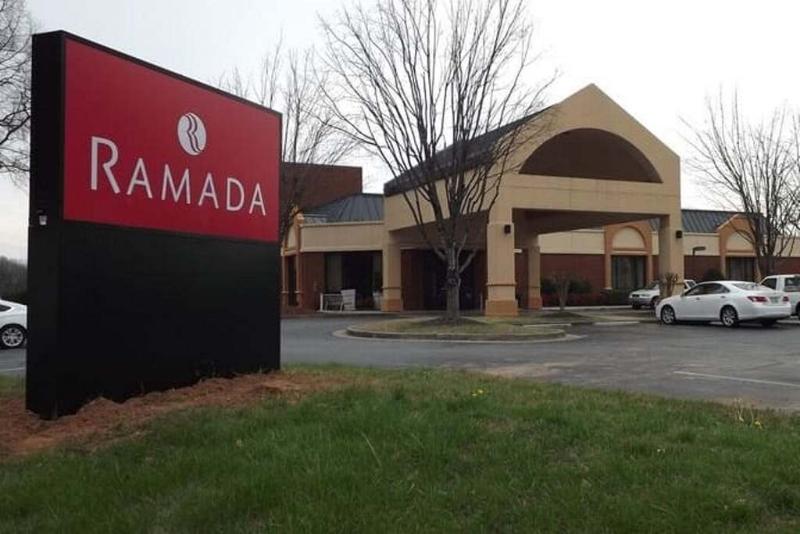 Ramada By Wyndham Gainesville Eksteriør billede