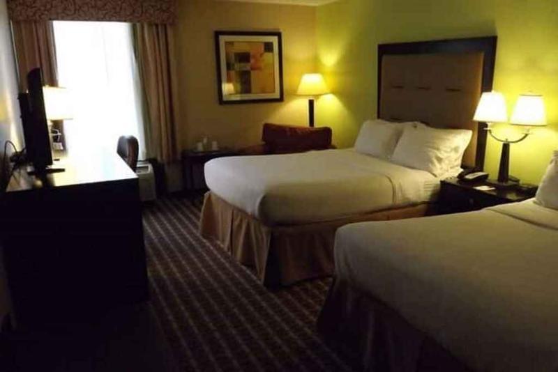 Ramada By Wyndham Gainesville Eksteriør billede