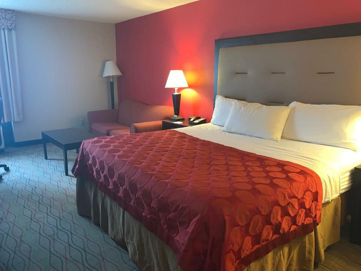 Ramada By Wyndham Gainesville Eksteriør billede